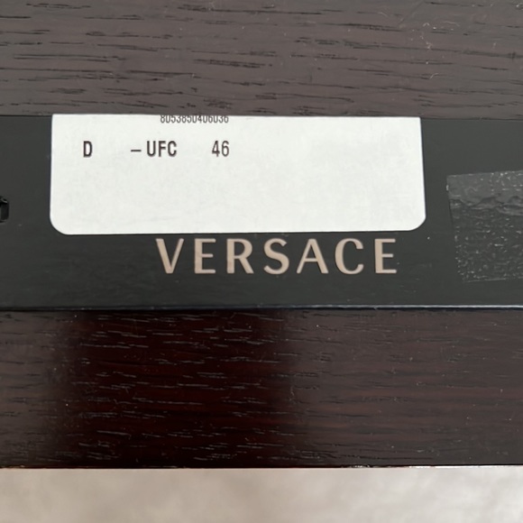 Versace skirt, worn once (too big for me). - Picture 5 of 11